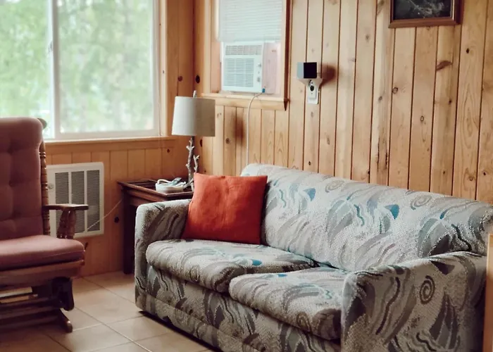 Cabin 7 | Daybreak
